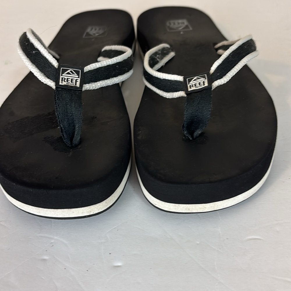 Reef Black and White Nautical  Flip Flop Thong Sandals Size 7